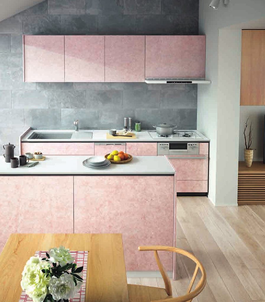 ピンク色のキッチン